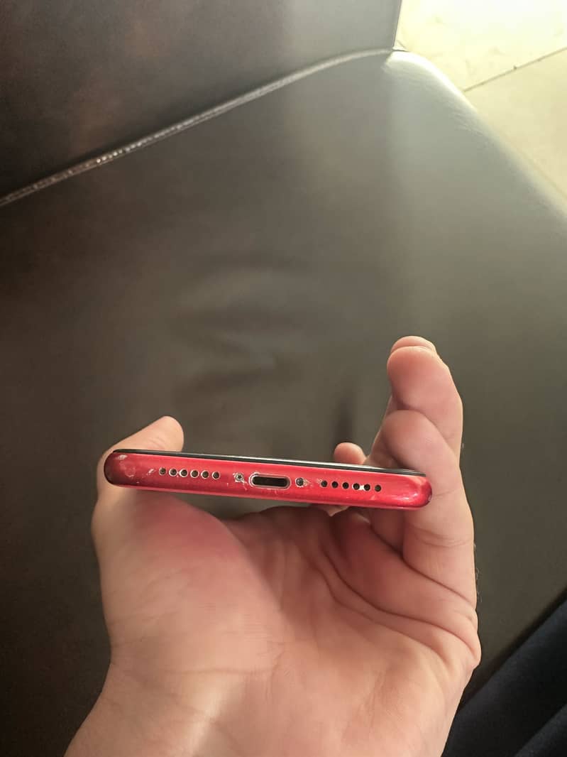 Apple iPhone 11 4