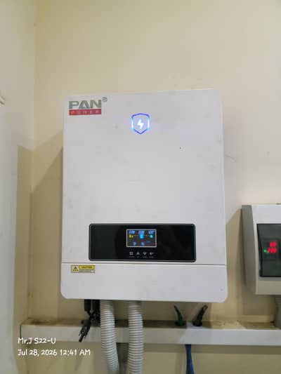 10.2KW Hybrid Inverter Single Phase Inverter Built in Max 180A