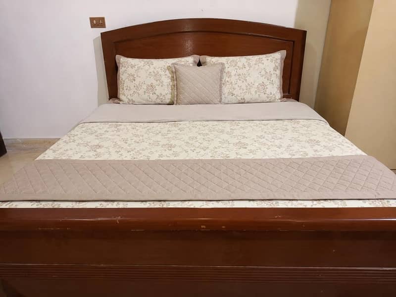 king size bed 0