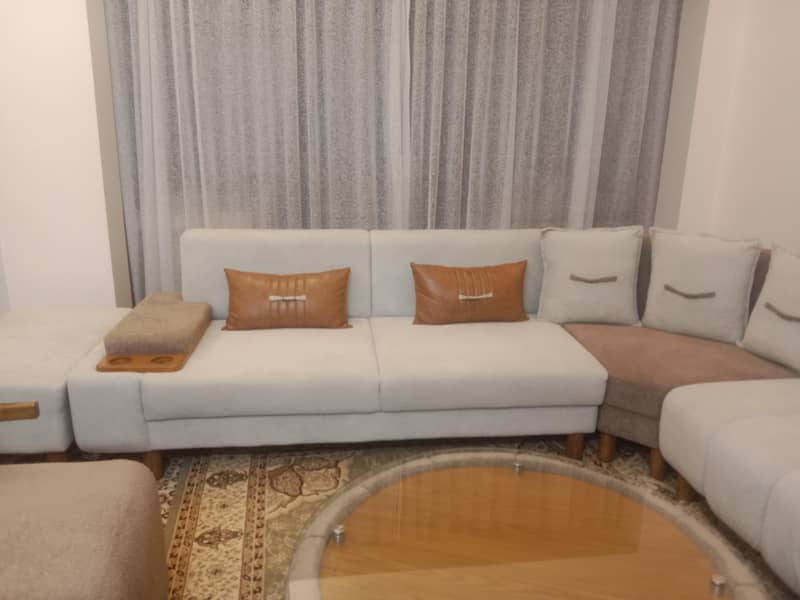 L shape sofa EIGHT sitter with table 3