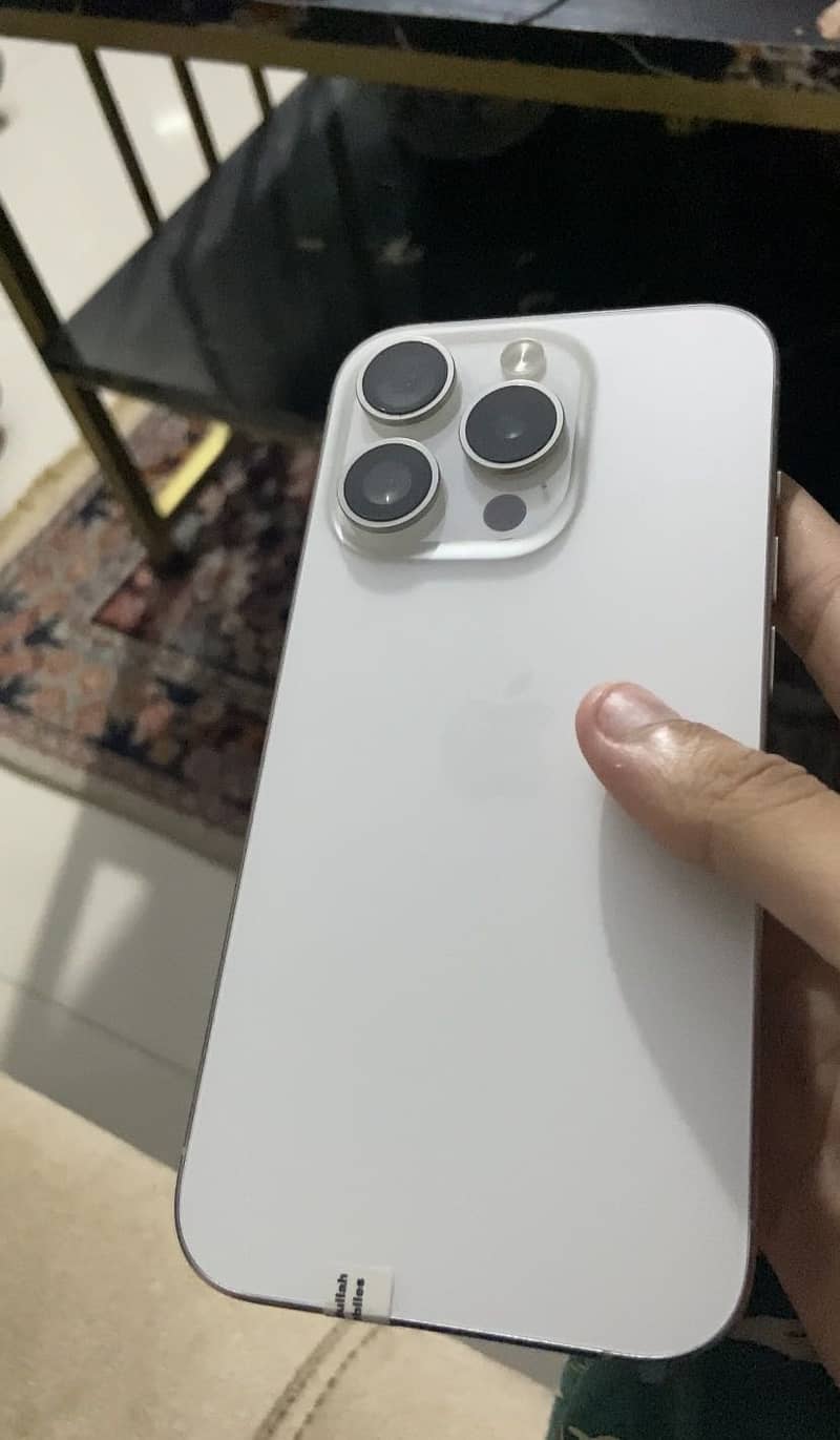 Apple iPhone 15 Pro 1