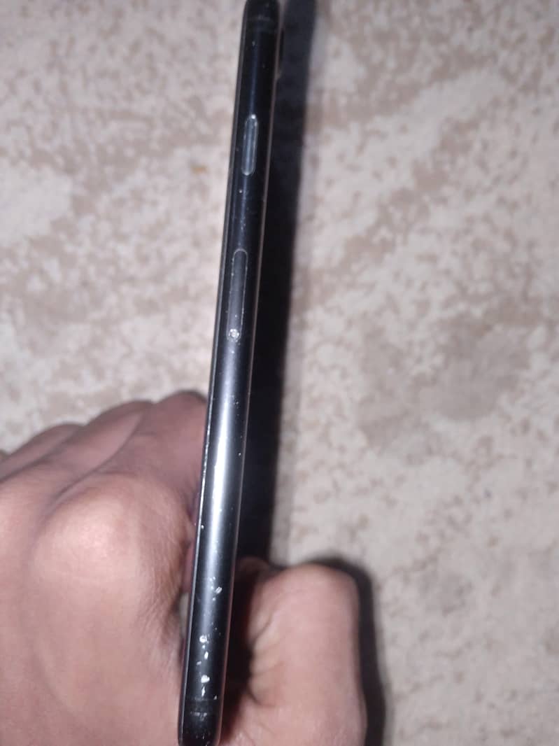 Apple iPhone 7 4