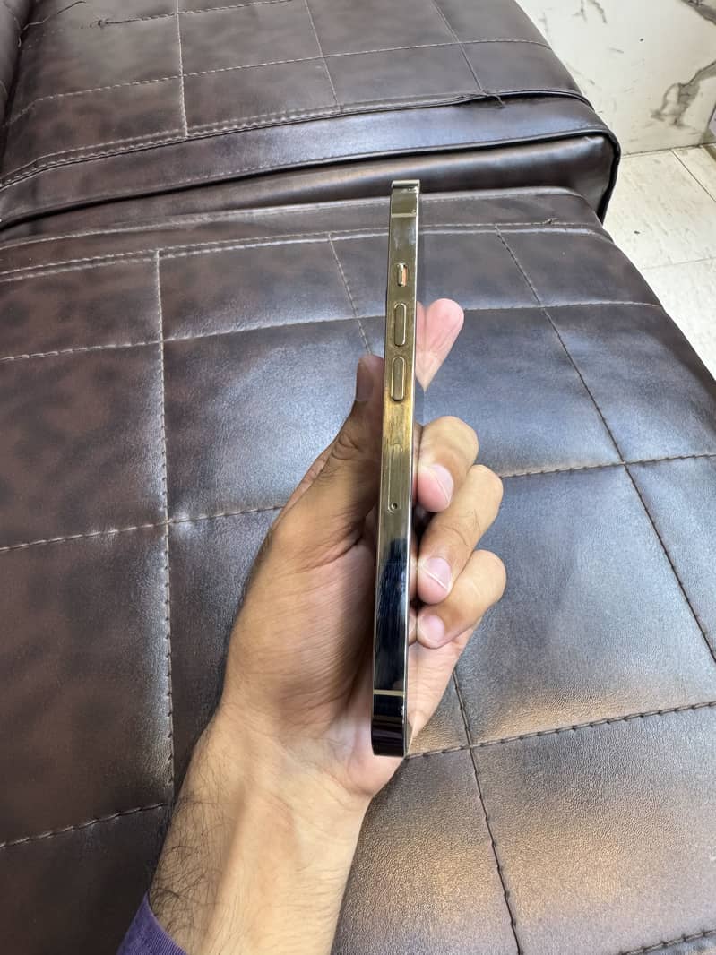 iPhone 13 pro 5