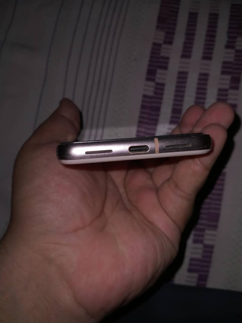 Google Pixel 8 3