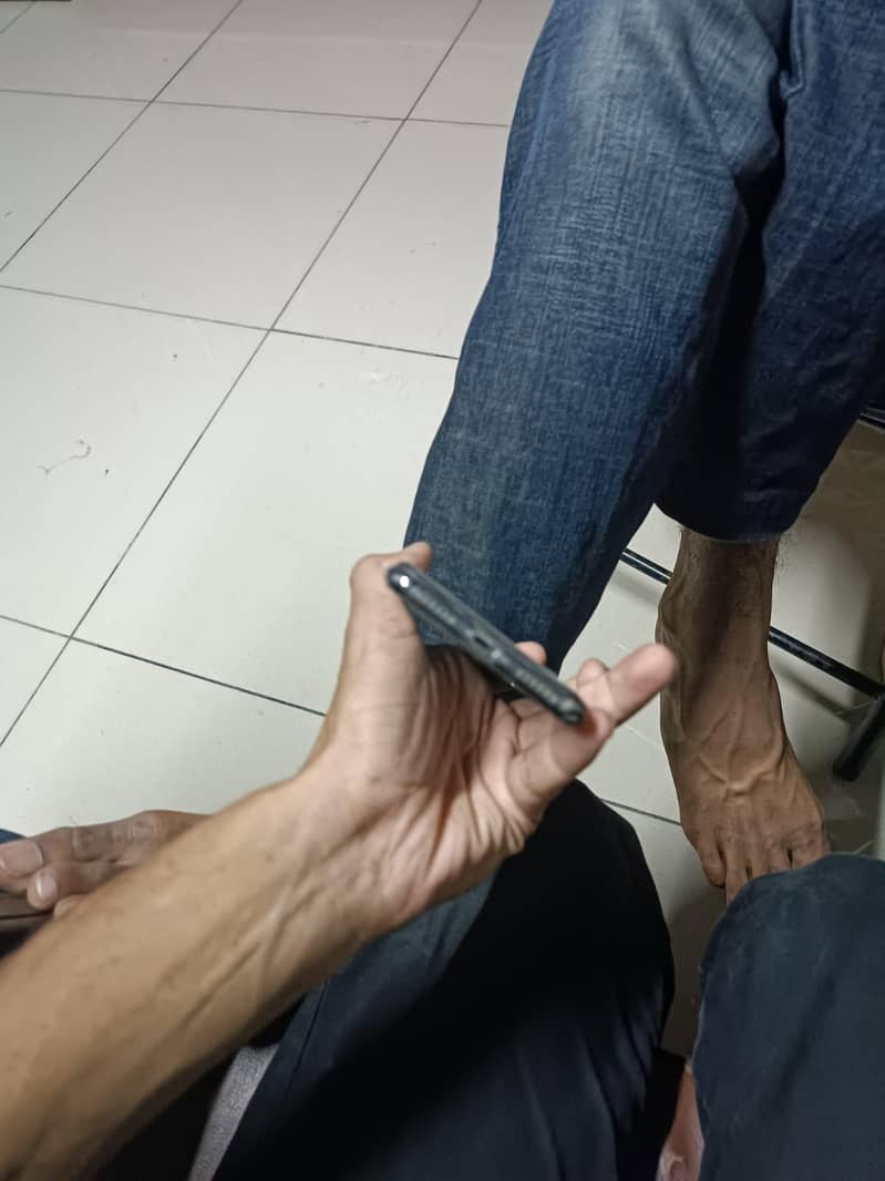 Apple iPhone X 5