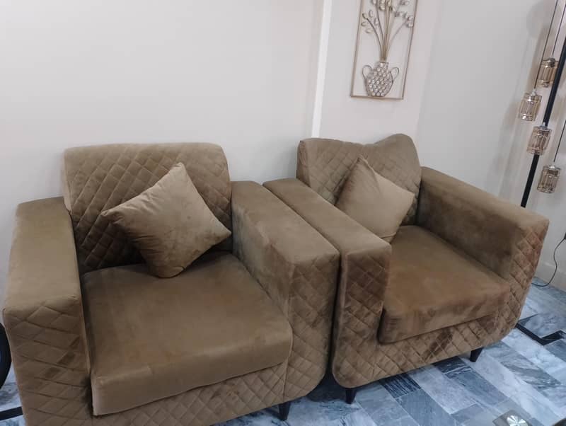 5 seaters sofa 3