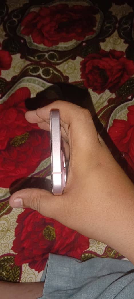 Apple iPhone 15 3
