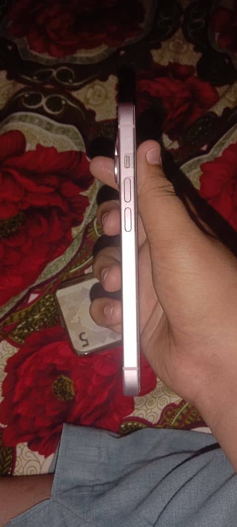 Apple iPhone 15 6