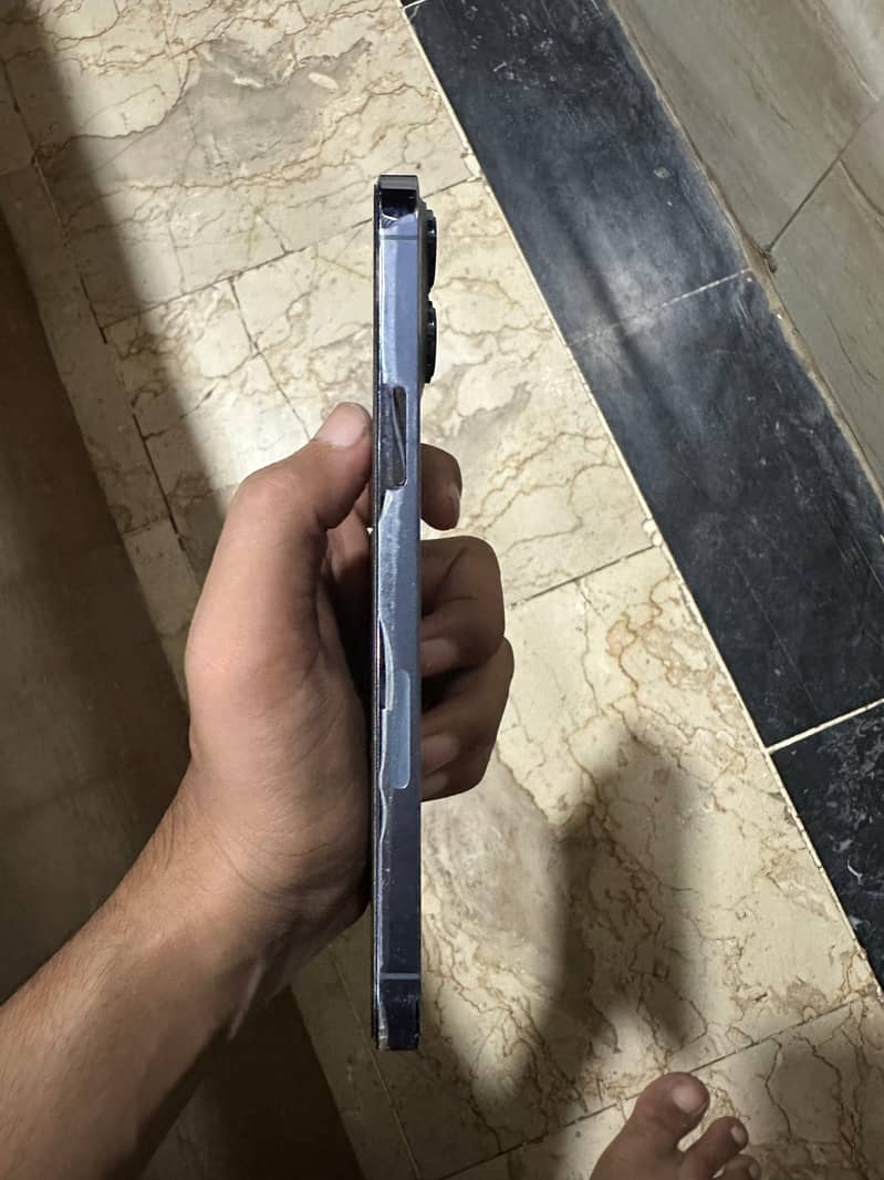 Apple iPhone 13 Pro Max 3