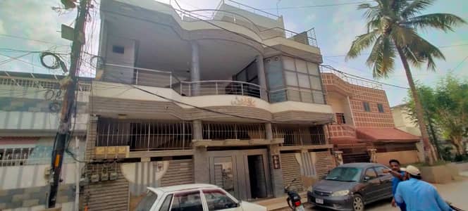 North karachi vvip sector 11B 240 Gaz G+2 vip house