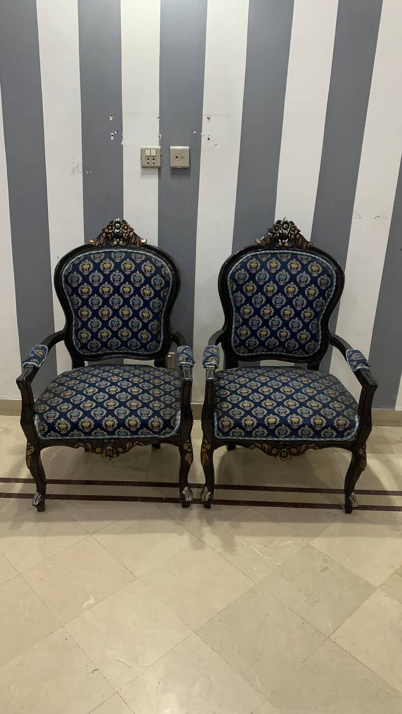 Chairs 0