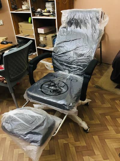 Executive Office Chair | High Back | Footrest | Like New