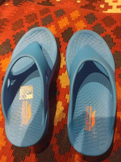 Skechers go recover