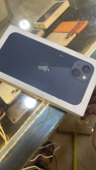 Apple iPhone 13