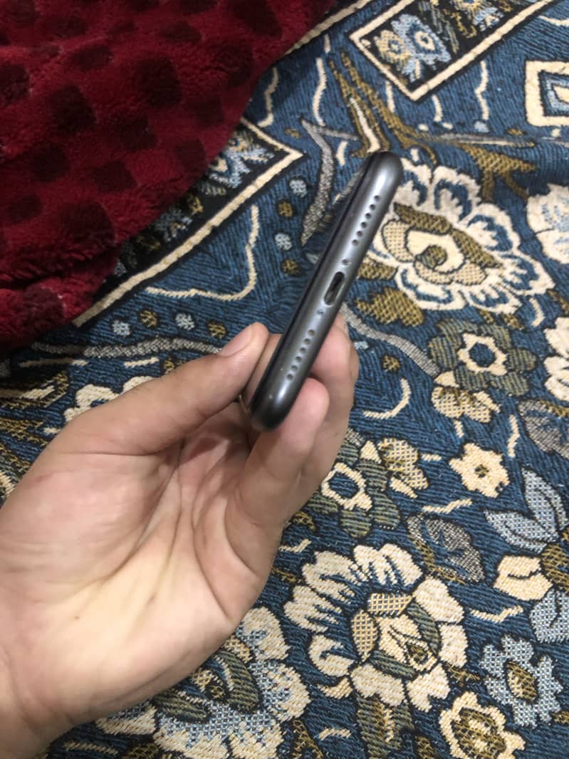 Apple iPhone 11 6