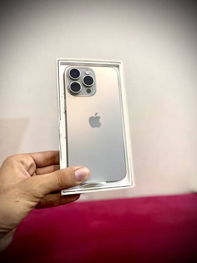 I Phone 15 pro max 256GB factory unlock 