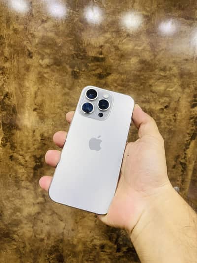 iPhone 15 pro 128 gb
