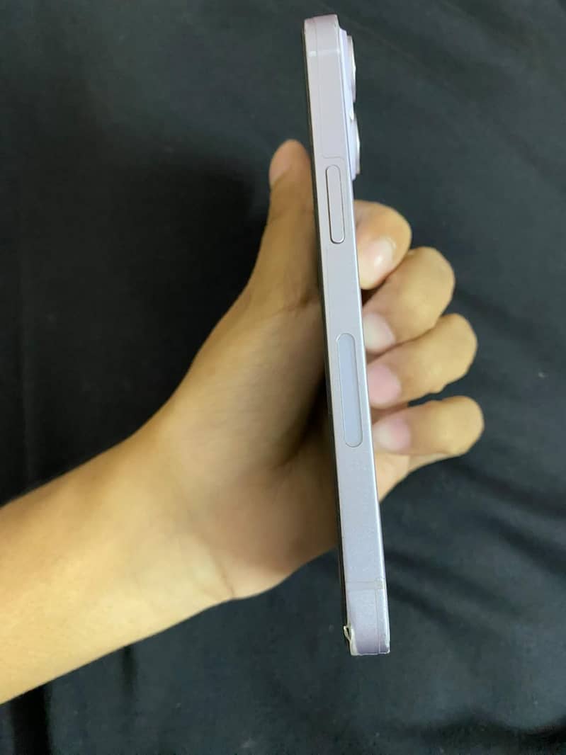 Apple iPhone 14 4