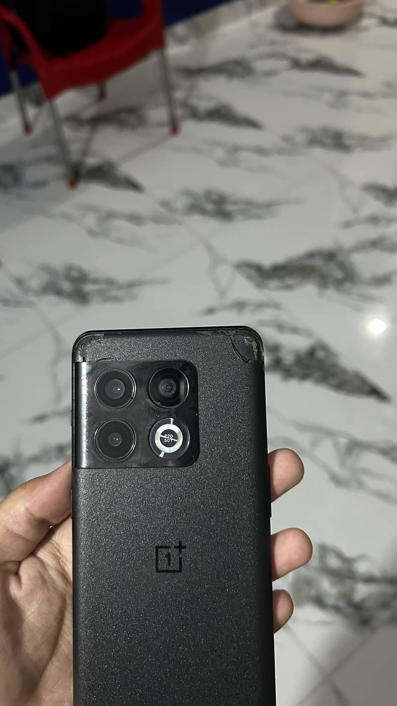One Plus 10 Pro 1