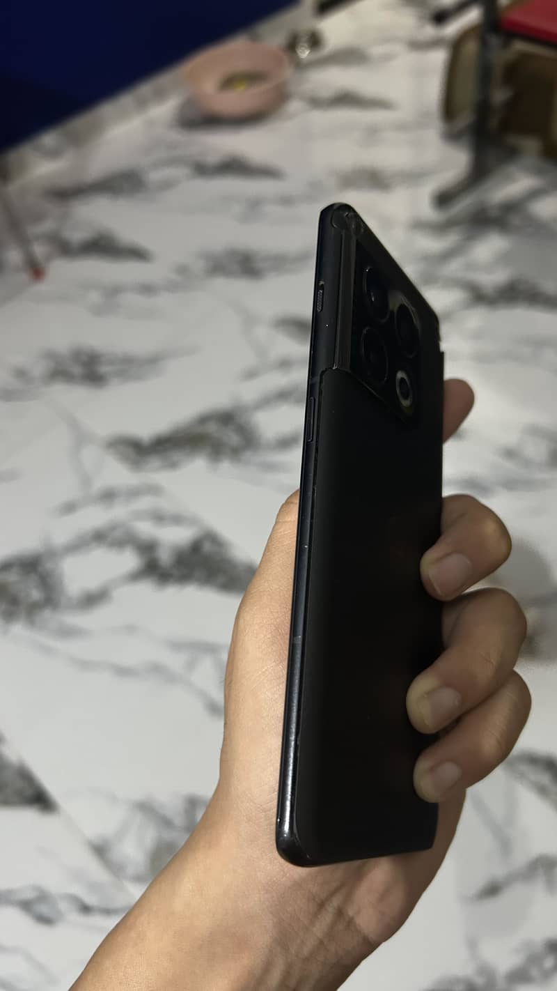 One Plus 10 Pro 4