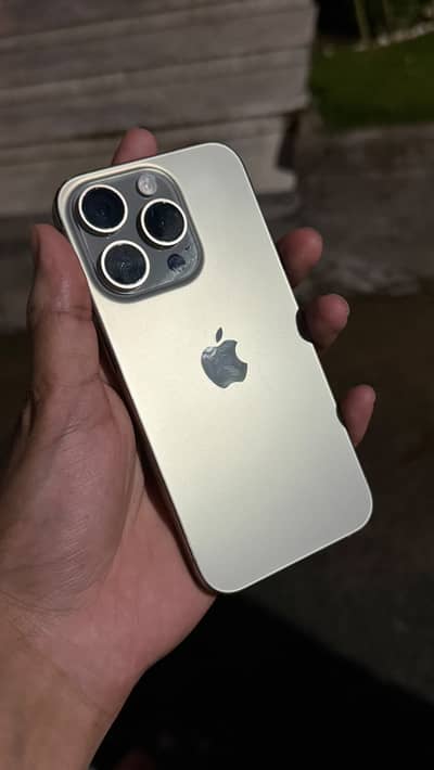 15 pro natural titanium