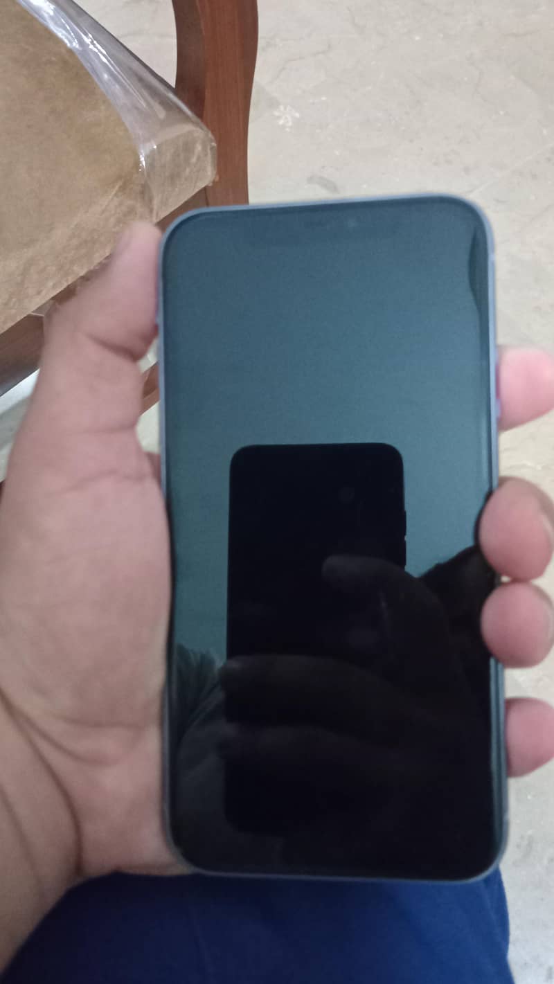 Apple iPhone 11 3