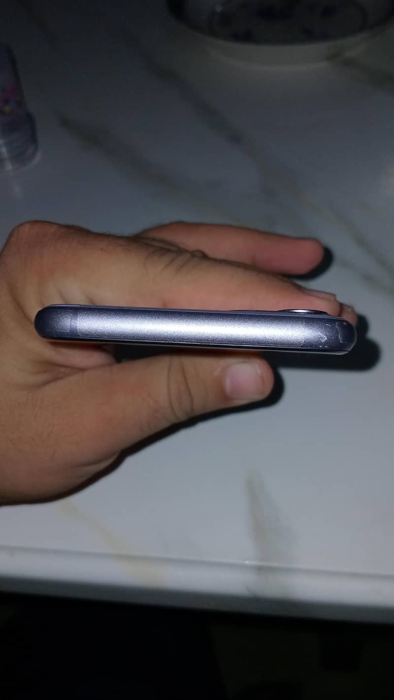 Apple iPhone 11 5