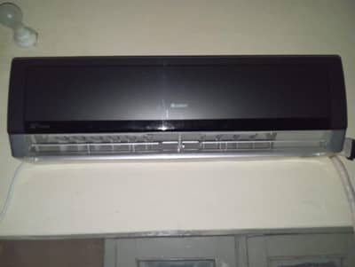 Gree 1 ton  inverter AC