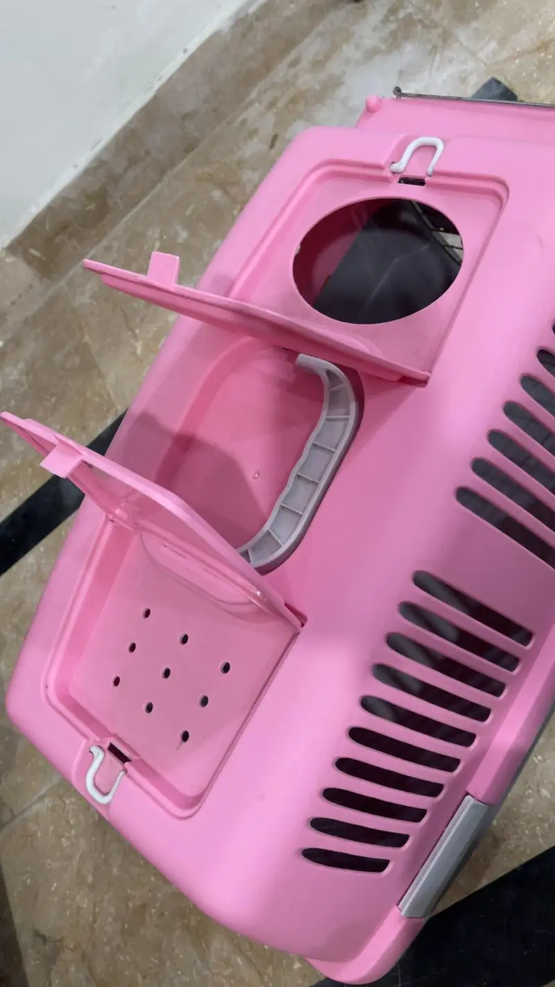 cat carrier — photo 3