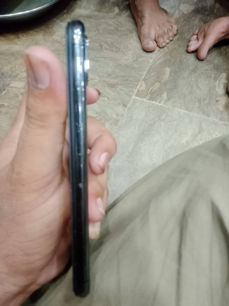 Apple iPhone X 3