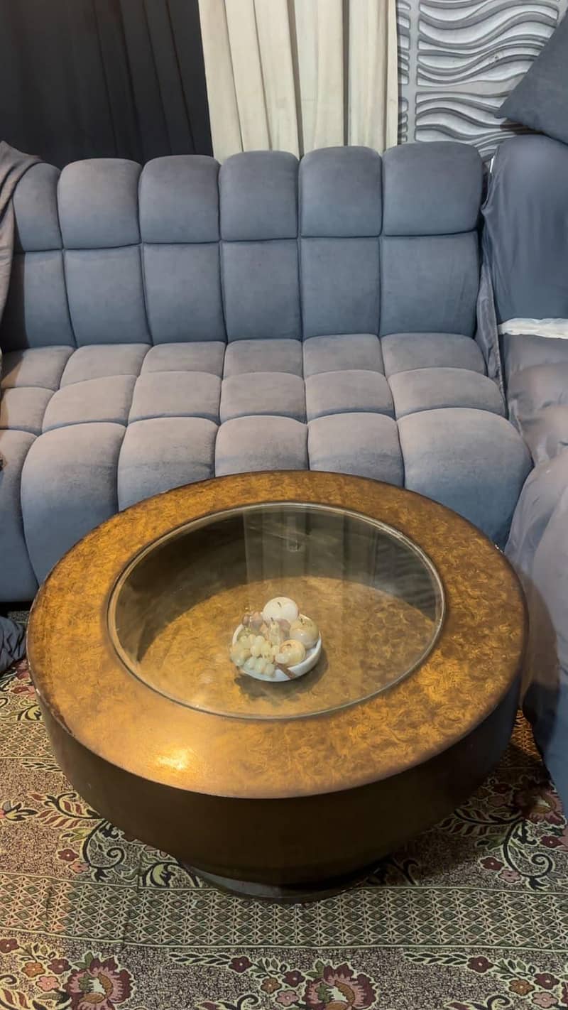 Round center table 0