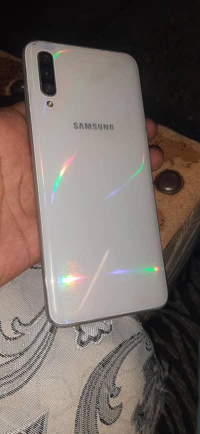 Samsung Mobile A70