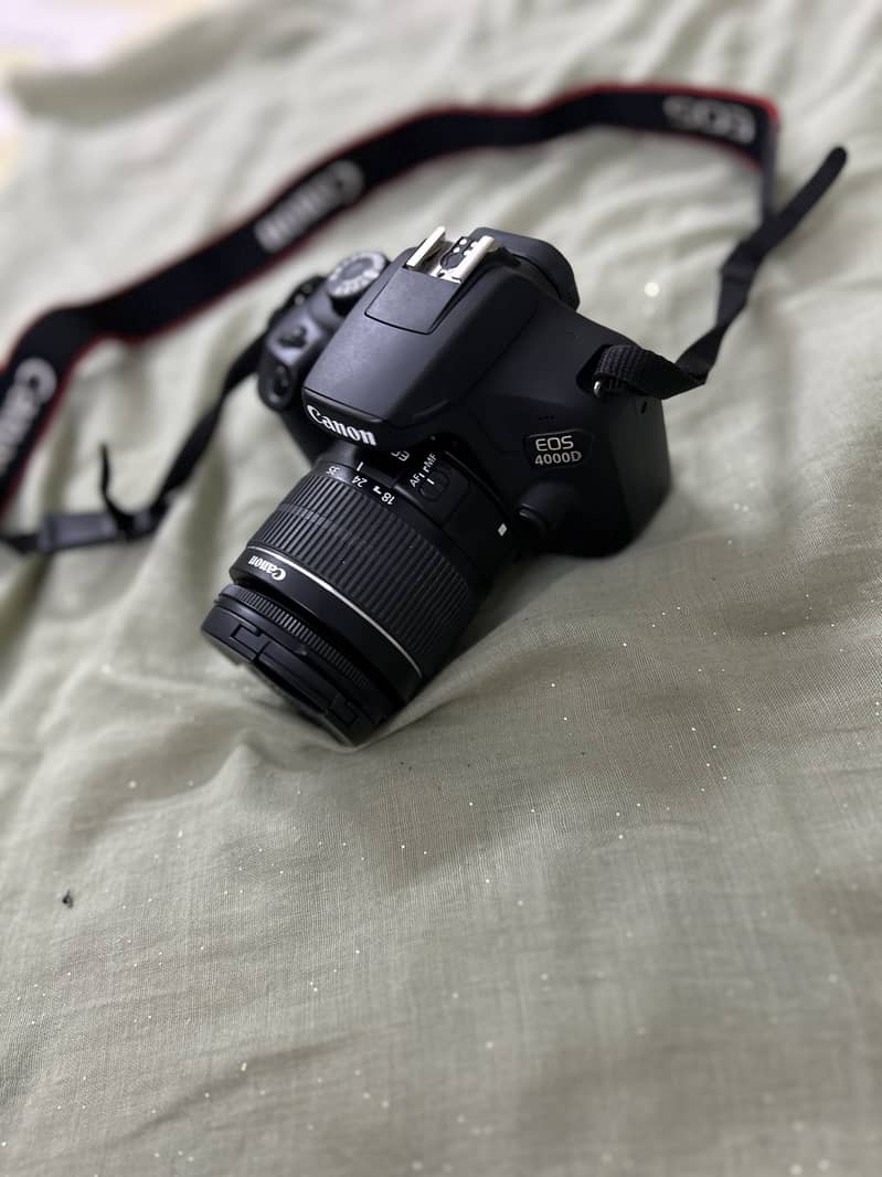 Canon eos 4000d 1