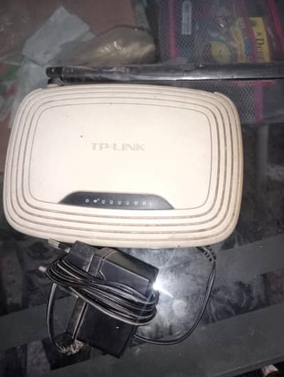 TP link router single antenna original condition never repaired
