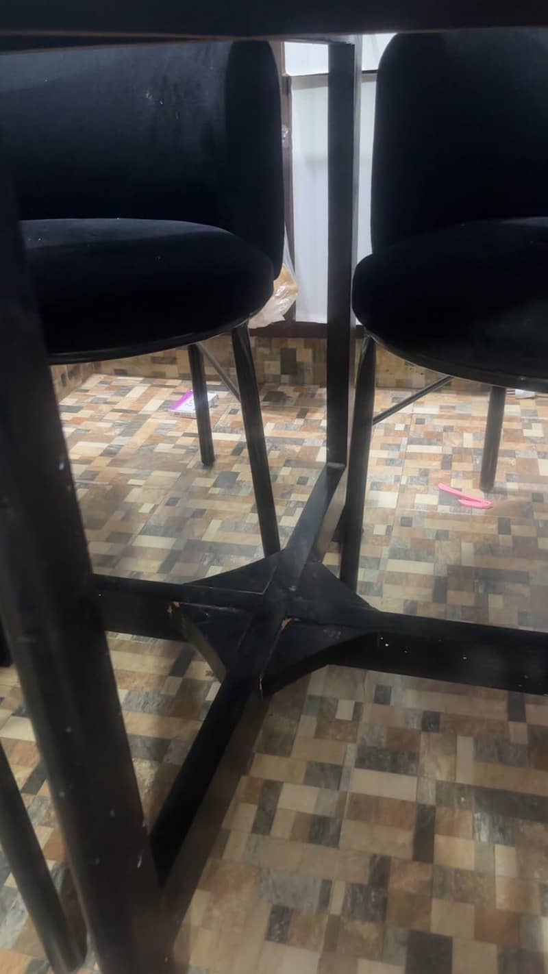 Round dining table 5
