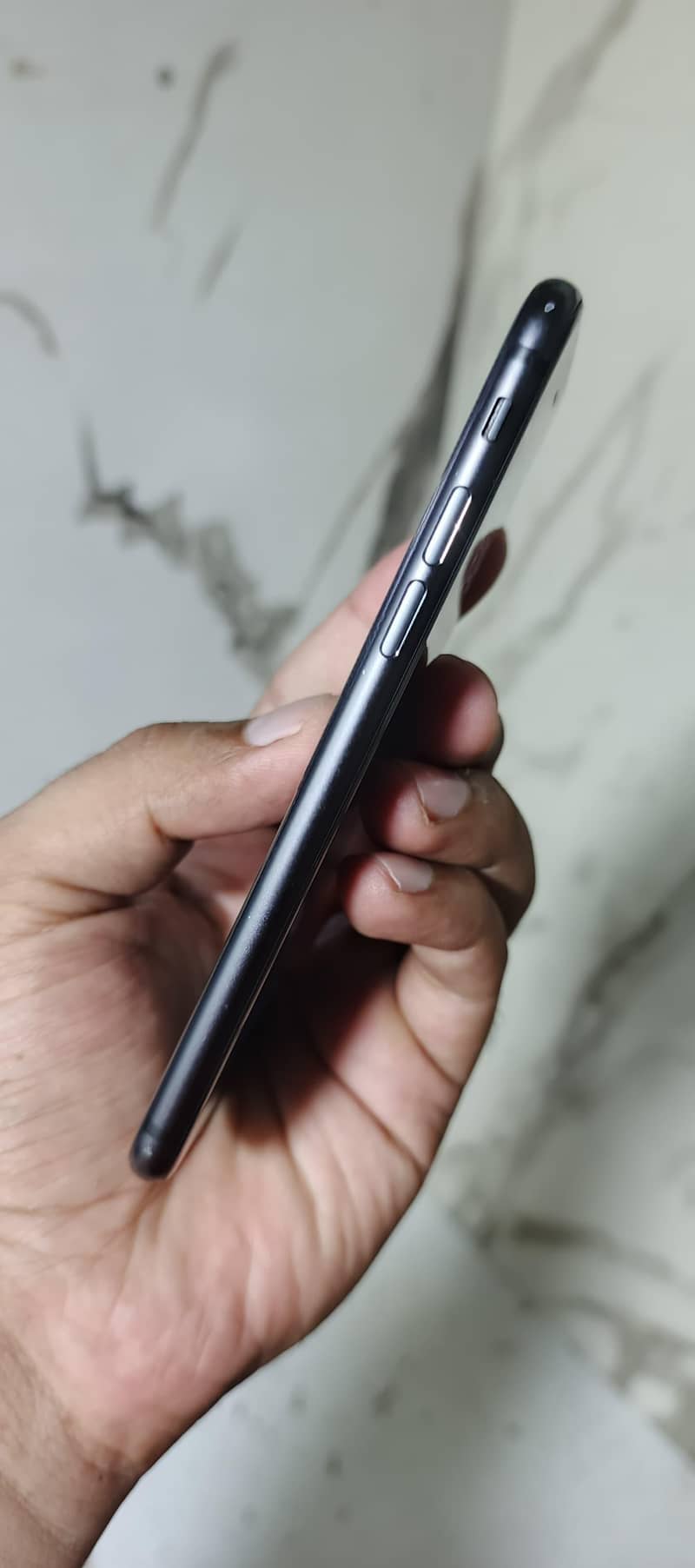 IPHONE 8 3