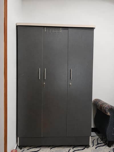 3 Door Wooden Wardrobe – Lockable & Movable