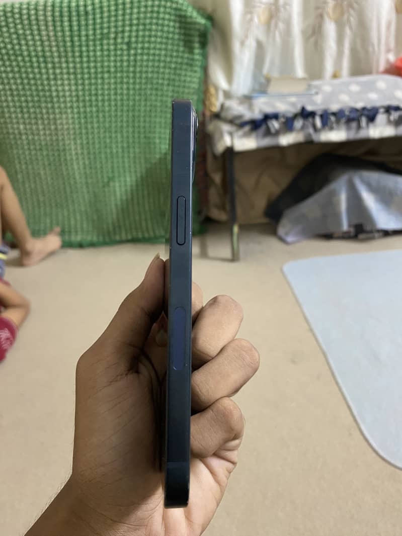 Apple iPhone 13 1