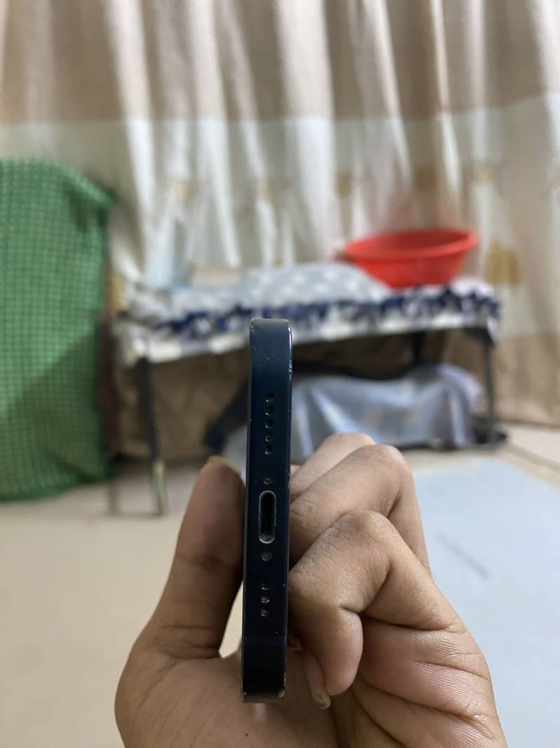 Apple iPhone 13 2