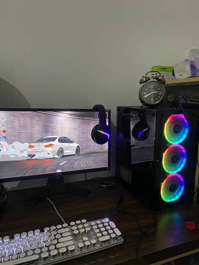 Gameing pc with accessories for sale