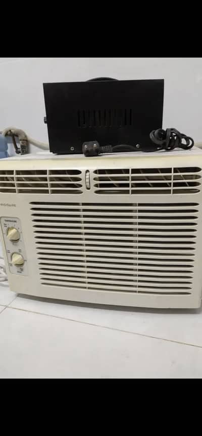0.5 ton windo ac with suply khayaban e quaid lahore:: 0304:: 3839831
