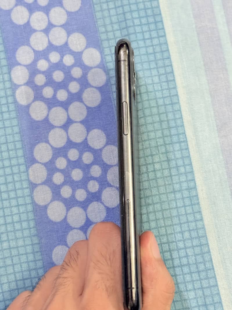 Apple iPhone 11 Pro 3