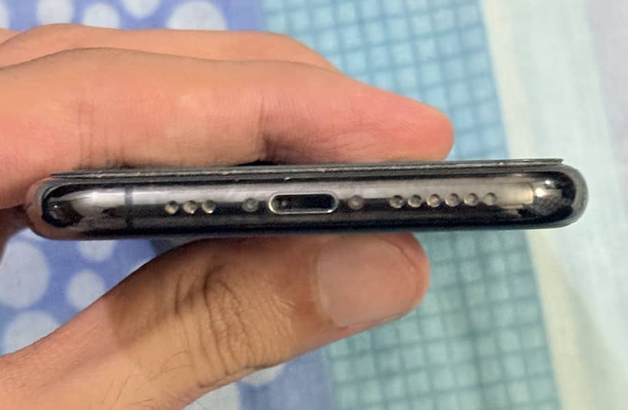 Apple iPhone 11 Pro 4