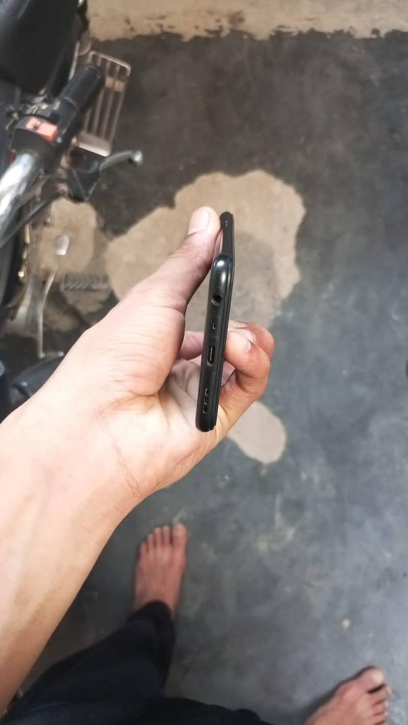 OPPO A76 1