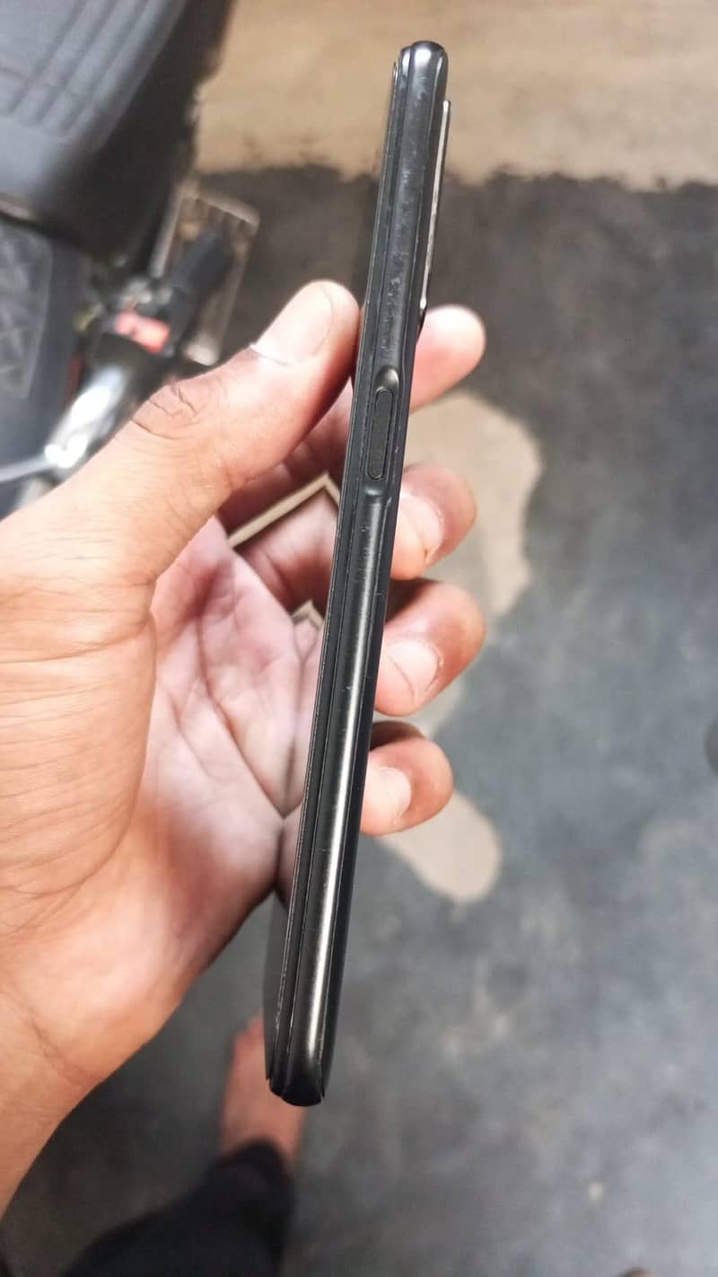 OPPO A76 3