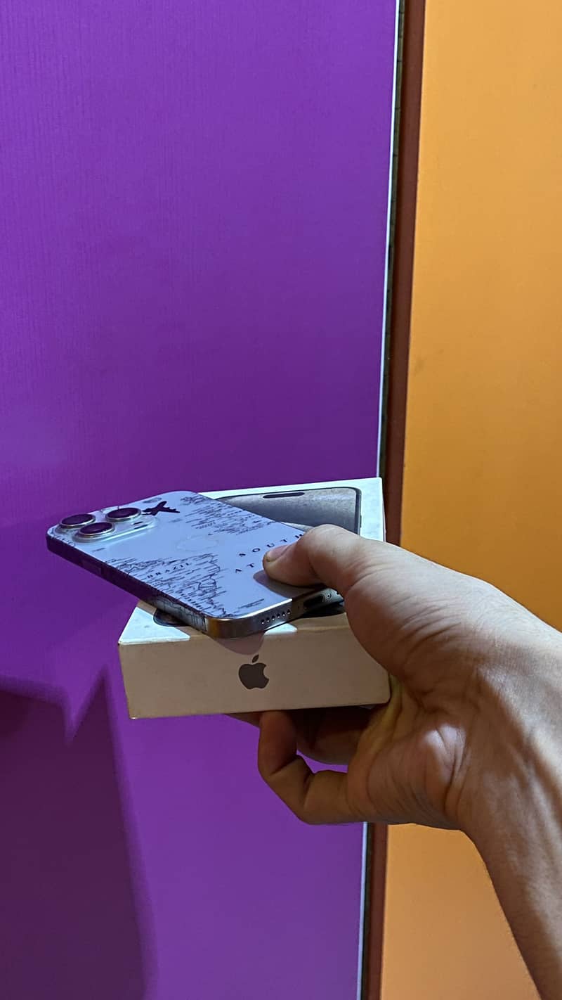 Apple iPhone 15 Pro Max 4