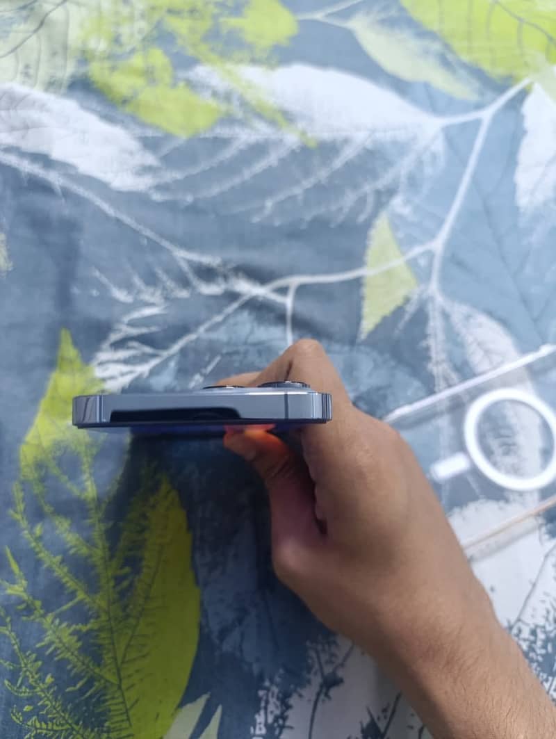 Apple iPhone 13 Pro 1