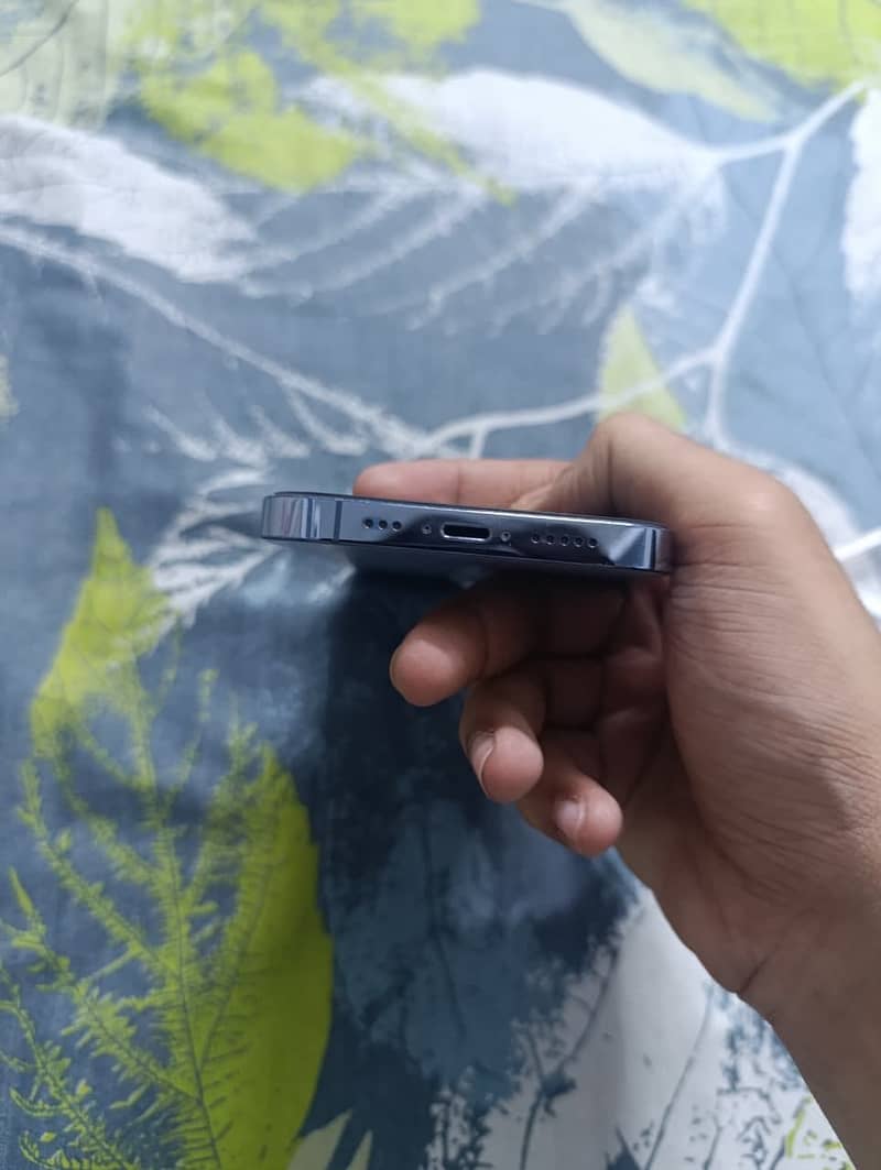 Apple iPhone 13 Pro 4