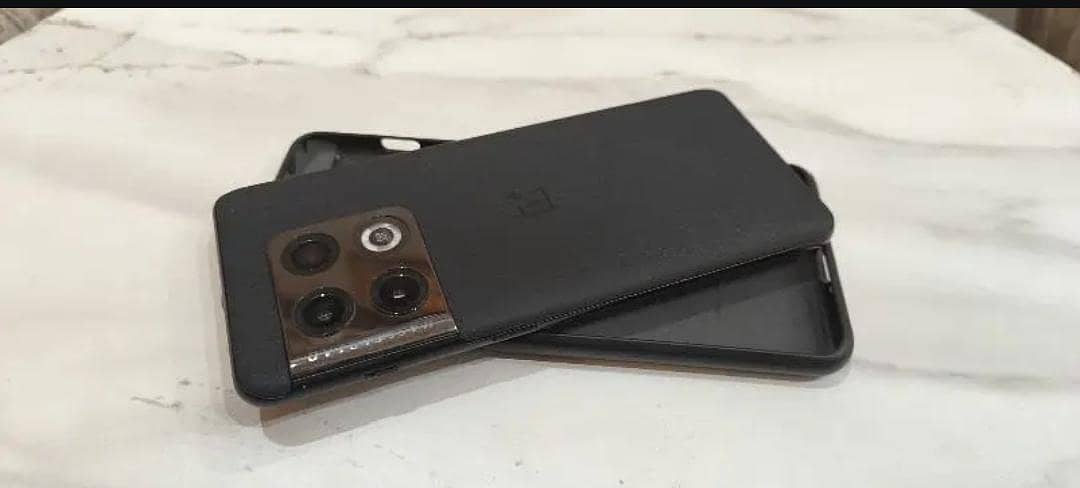 One Plus 10 Pro 1