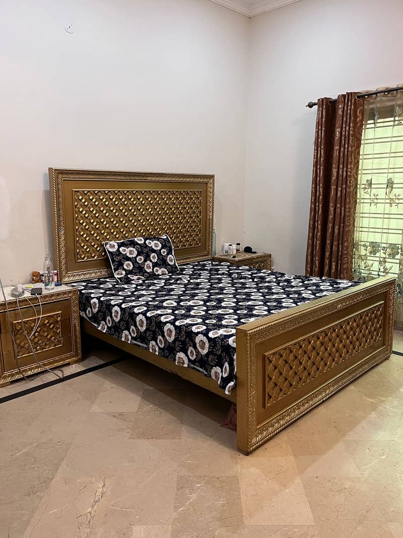 Bed set without mattress 0